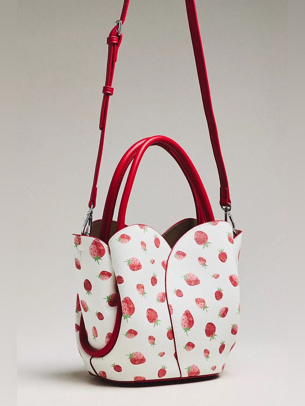 NWT Melie Bianco Tulip Strawberry Top Handle Crossbody Tote Red White